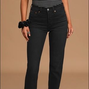 Black wedgie Levi’s